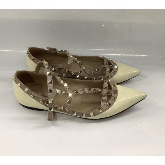 Valentinoโ'Rockstud' Point Toe Flat, US 7.5 / EU 38.5, Retails $995 - Picture 5 of 15